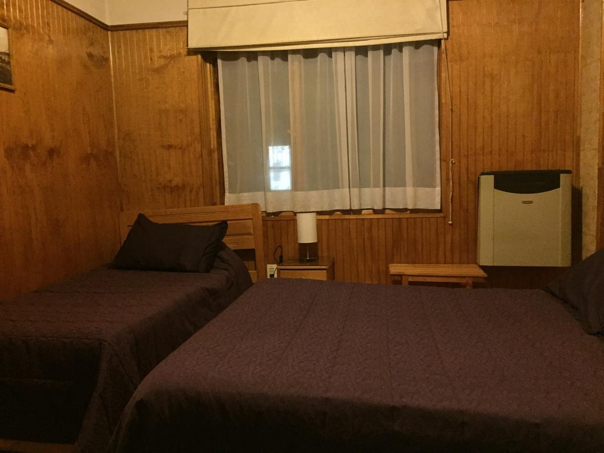 Hostal Chalet Las Violetas Punta Arenas Exterior foto