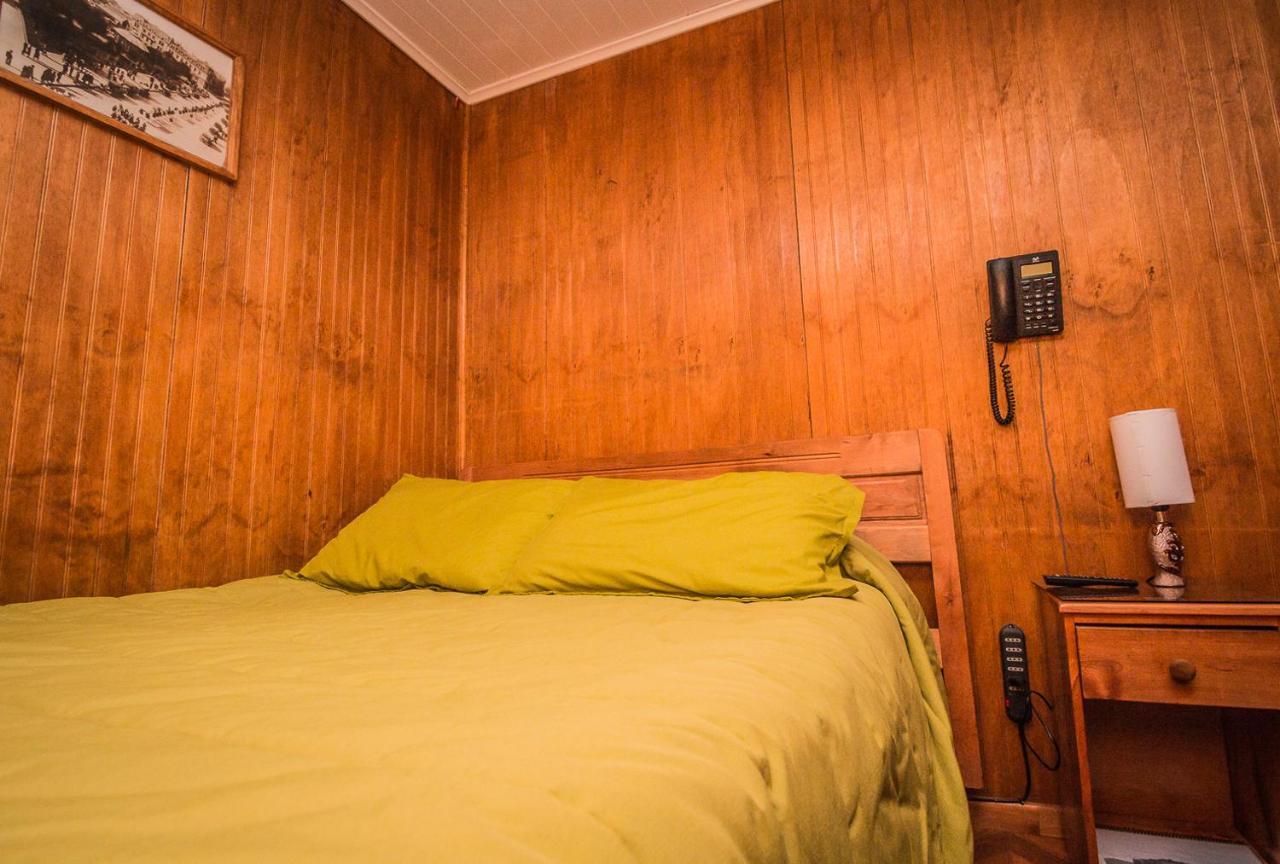 Hostal Chalet Las Violetas Punta Arenas Exterior foto
